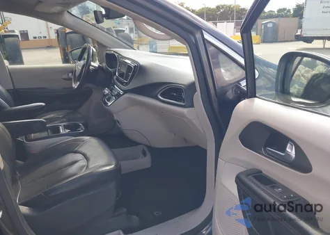 2020 Chrysler Pacifica Touring L z USA, uszkodzony, nr VIN 2C4RC1BG7LR176357